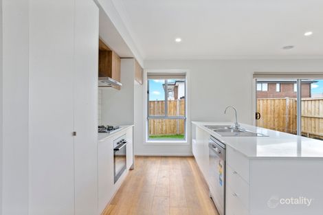 Property photo of 14 Finn Way Tarneit VIC 3029