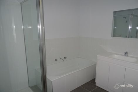 Property photo of 2/4 Paramount Court West Wodonga VIC 3690