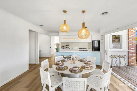 Property photo of 8 Botany Circuit Mount Duneed VIC 3217