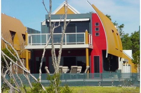 2 Seventh Pde, Raymond Island, VIC 3880