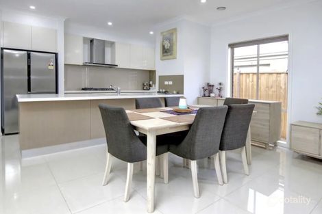 Property photo of 4 Goodenia Loop Cranbourne West VIC 3977