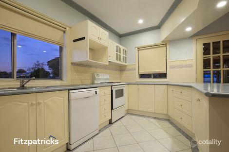 Property photo of 11 Koora Place Mount Austin NSW 2650