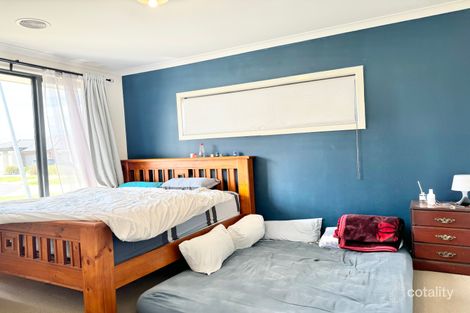 Property photo of 10 Aporum Avenue Wyndham Vale VIC 3024