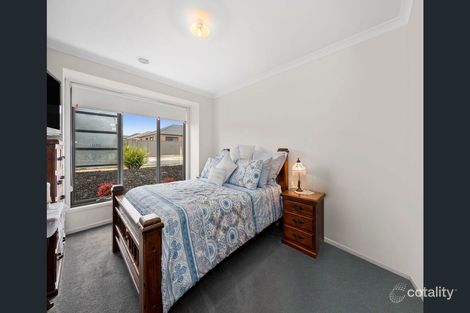 Property photo of 3 Wispering Circuit Kilmore VIC 3764