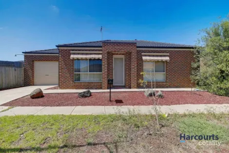 2/3 Saddle Wynd, Truganina, VIC 3029