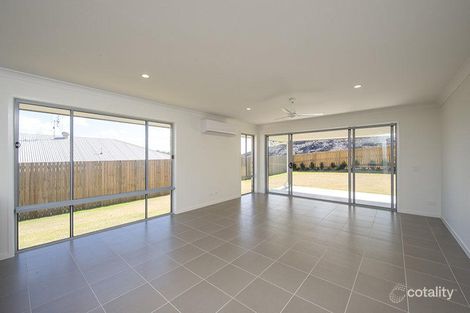 Property photo of 11 Greengard Place Kirkwood QLD 4680