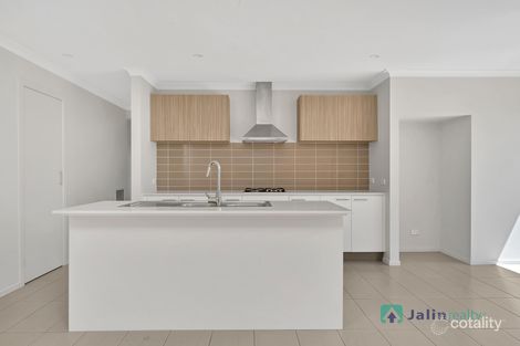 Property photo of 11 Fishbone Avenue Werribee VIC 3030