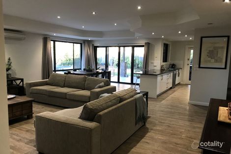 Property photo of 33 Fishermans Place Oxley Vale NSW 2340
