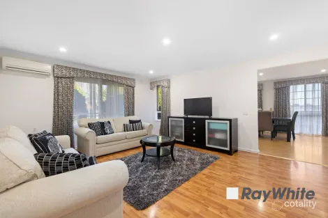 Property photo of 1 Heatherdew Close Endeavour Hills VIC 3802