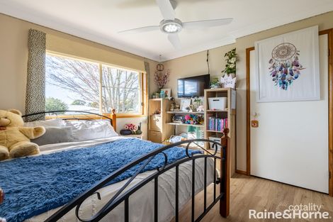 Property photo of 10 Banksia Place Raglan NSW 2795