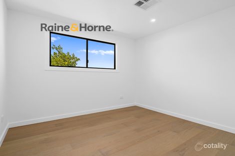 Property photo of 115 Gabo Crescent Sadleir NSW 2168