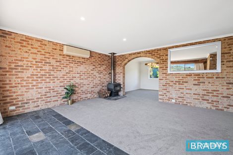 Property photo of 33 River Drive Karabar NSW 2620