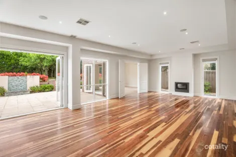 Property photo of 28 Gardiner Parade Glen Iris VIC 3146