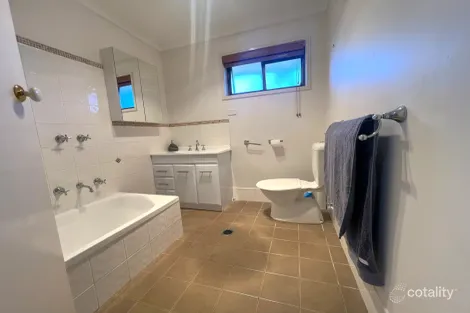 Property photo of 2 Carol Court Deniliquin NSW 2710