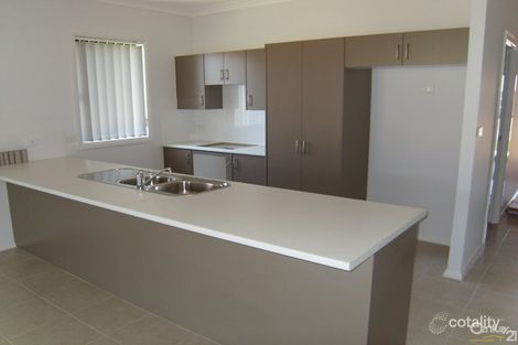 Property photo of 22 Vantage Circuit Cameron Park NSW 2285