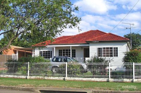 32 Banksia Rd, Greenacre, NSW 2190