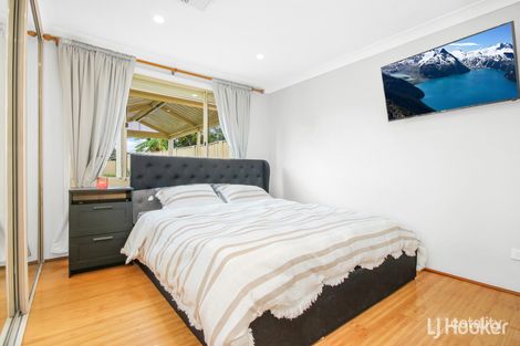 Property photo of 3 Garrick Place Doonside NSW 2767