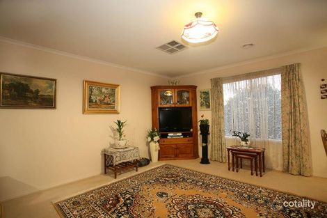 Property photo of 7 Fieldhouse Lane Berwick VIC 3806