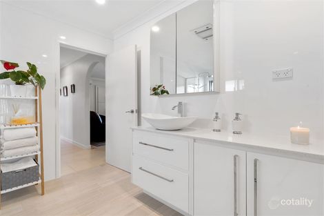 Property photo of 70 Winterfold Road Samson WA 6163