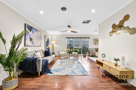 Property photo of 2 Eldershaw Drive Lynbrook VIC 3975