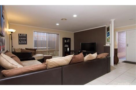 Property photo of 13 Victory Way Carrum Downs VIC 3201