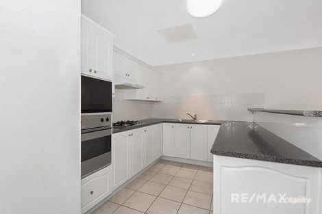 Property photo of 1/73 Clarence Road Indooroopilly QLD 4068