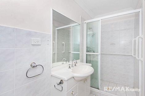Property photo of 1/73 Clarence Road Indooroopilly QLD 4068