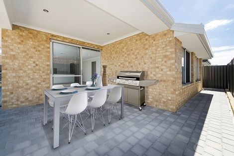 Property photo of 10 Pumice Road Treeby WA 6164