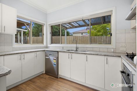 Property photo of 2 Carnation Court Endeavour Hills VIC 3802