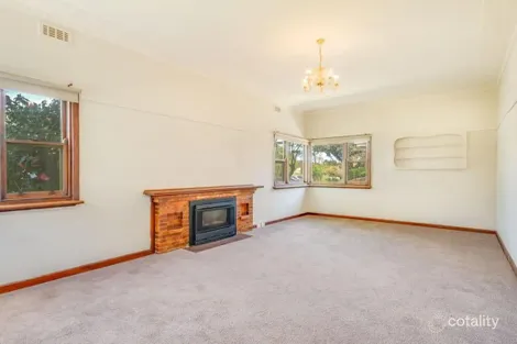 Property photo of 4 Wallace Avenue Flora Hill VIC 3550