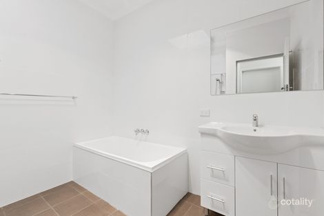 Property photo of 33 Oxford Falls Road Beacon Hill NSW 2100