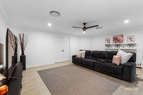 Property photo of 2 Edgeworth Place Helensvale QLD 4212