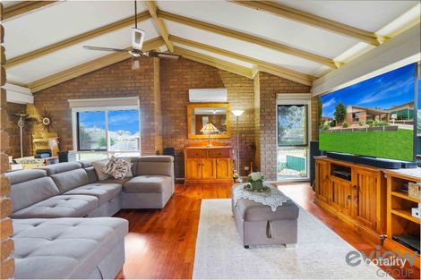Property photo of 14 Mount Eagle Way Wyndham Vale VIC 3024