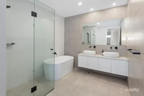 Property photo of 2B Nepean Highway Seaford VIC 3198