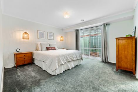 12 Oak Post Pl, Cranbourne East, VIC 3977