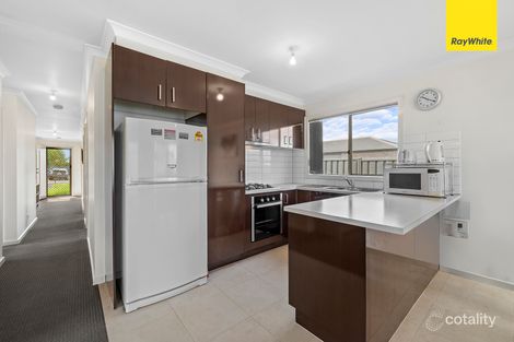 Property photo of 1 Poplar Close Melton VIC 3337