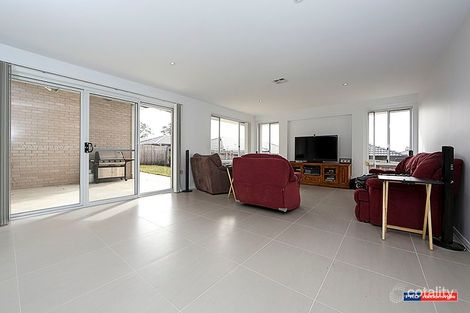 Property photo of 22 Bott Crescent Casey ACT 2913