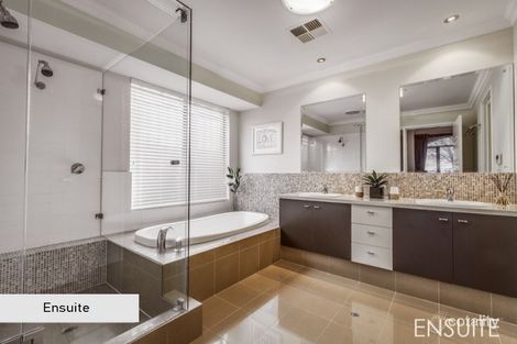 17 Wicklow Cir, Darch, WA 6065