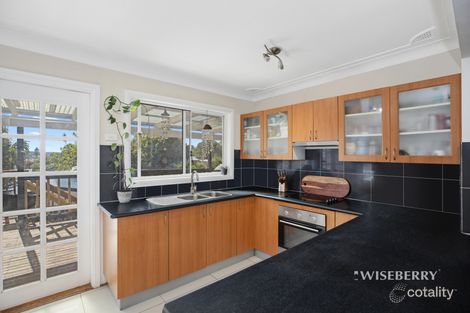 Property photo of 8 Greenway Avenue Mannering Park NSW 2259