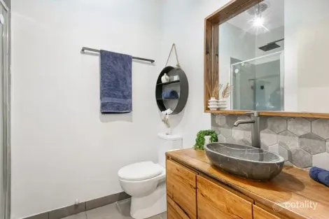Property photo of 6/15-17 Chaleyer Street Reservoir VIC 3073