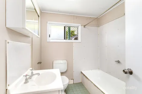 Property photo of 34 Heath Street Wandal QLD 4700