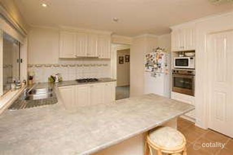 Property photo of 17 St Kilda Parade Taylors Hill VIC 3037