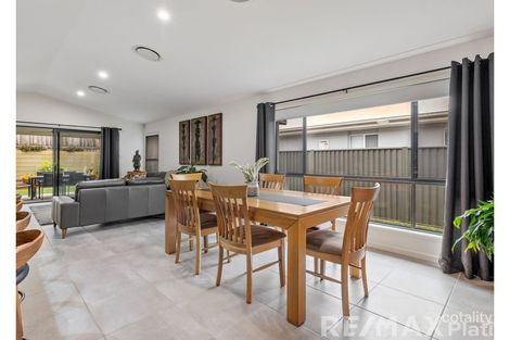 Property photo of 32 Palatial Crescent Narangba QLD 4504