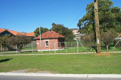 93 Samson St, White Gum Valley, WA 6162