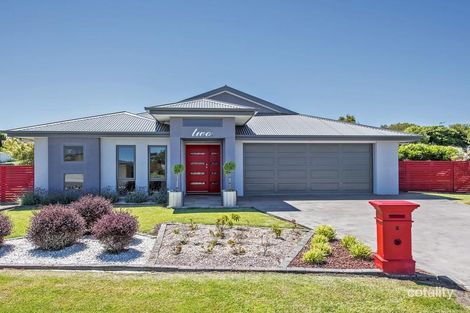 2 Bluewater Cres, Wynyard, TAS 7325