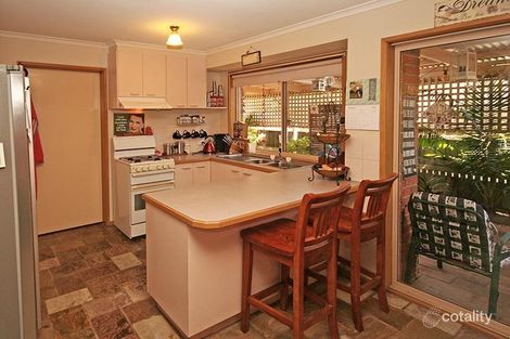 Property photo of 2/15 David Avenue Cranbourne VIC 3977