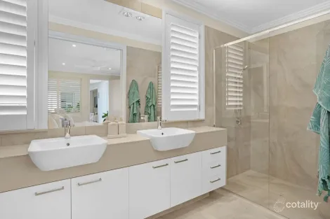 Property photo of 9 Sydney Street Labrador QLD 4215