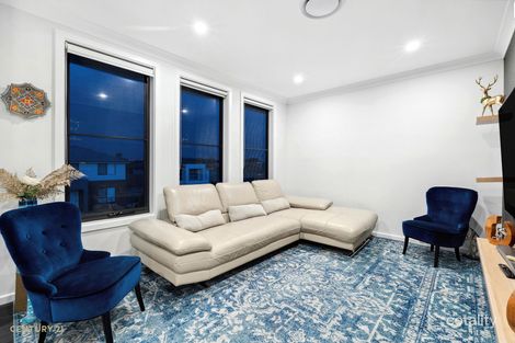 Property photo of 27 Newfoundland Way Box Hill NSW 2765