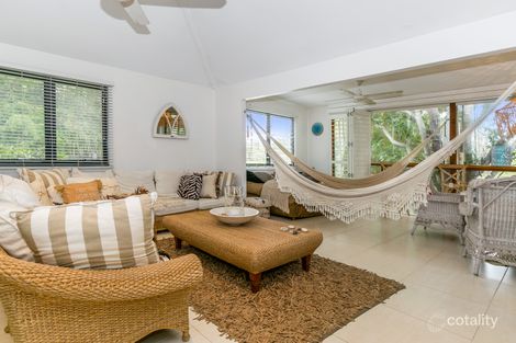 Property photo of 11 Wirildar Drive Elanora QLD 4221