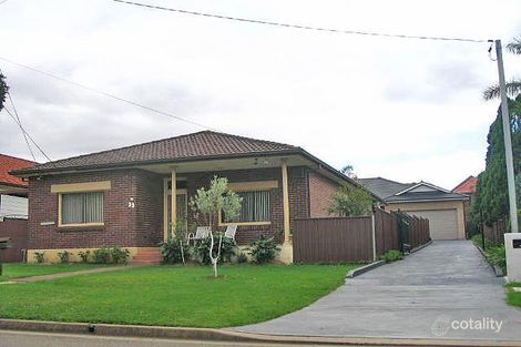33 Old Kent Rd, Greenacre, NSW 2190